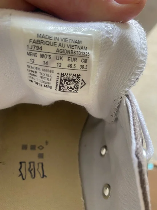 Converse Chuck Taylor Low Top Sneakers - Men’s Size 12 - Picture 5 of 7